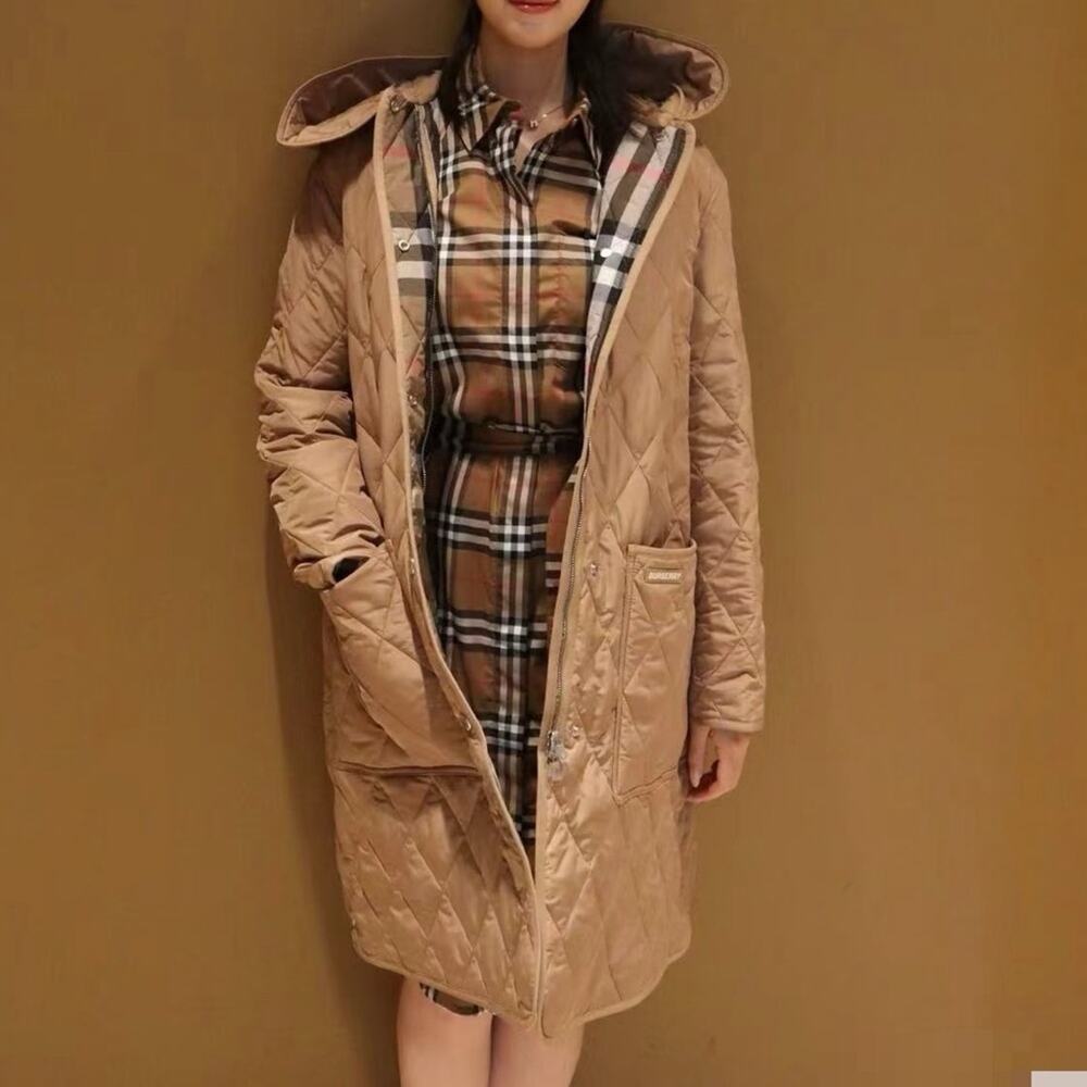 Burberry Tan Quilted Hooded Jacket Medium - Picture 9 of 10